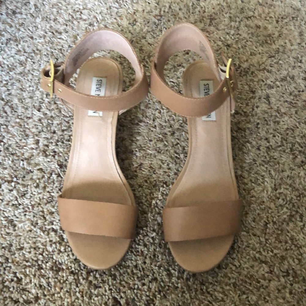 Tan Steve Madden wedges